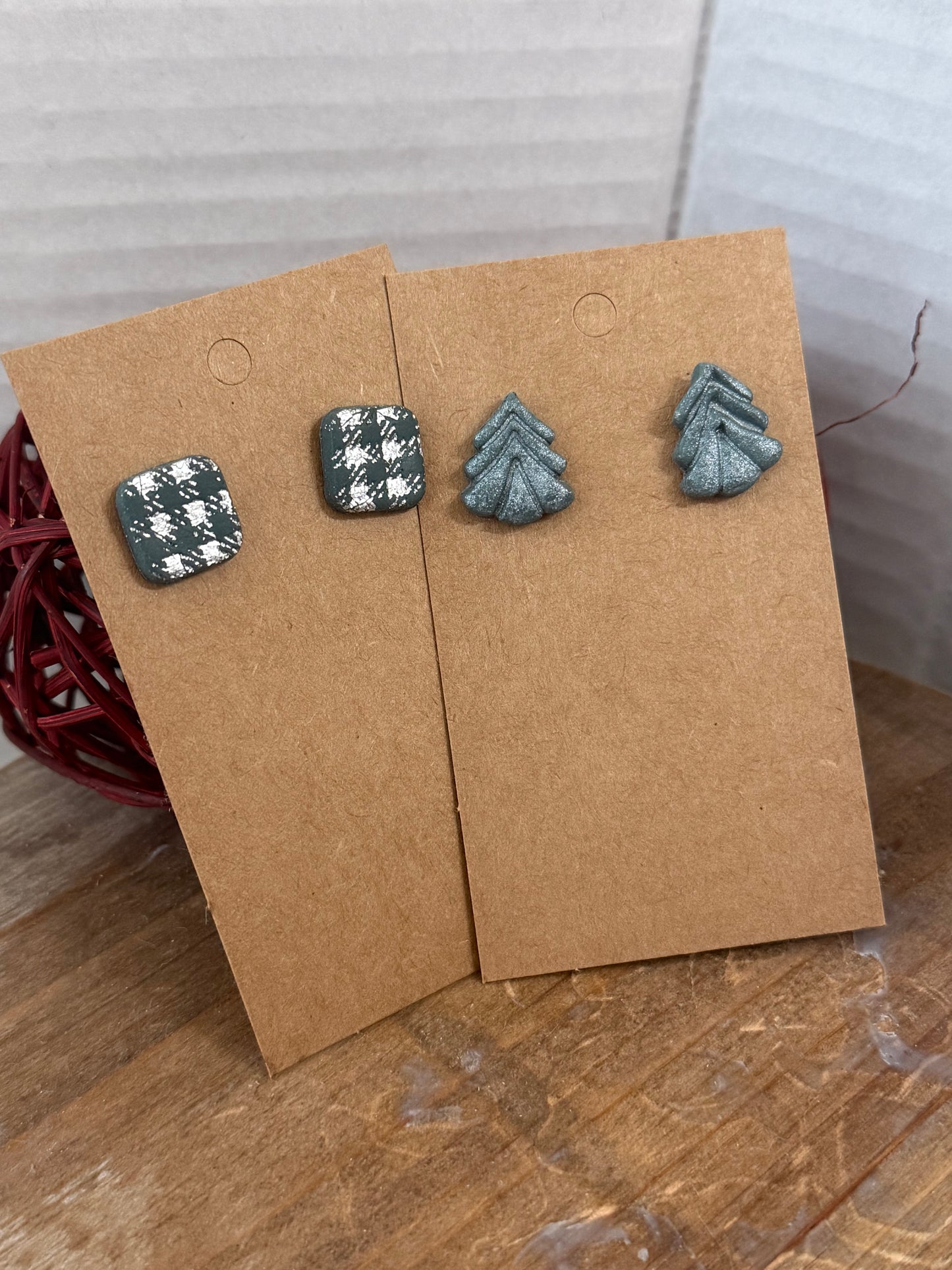 Surprise Small Stud 2 Pack